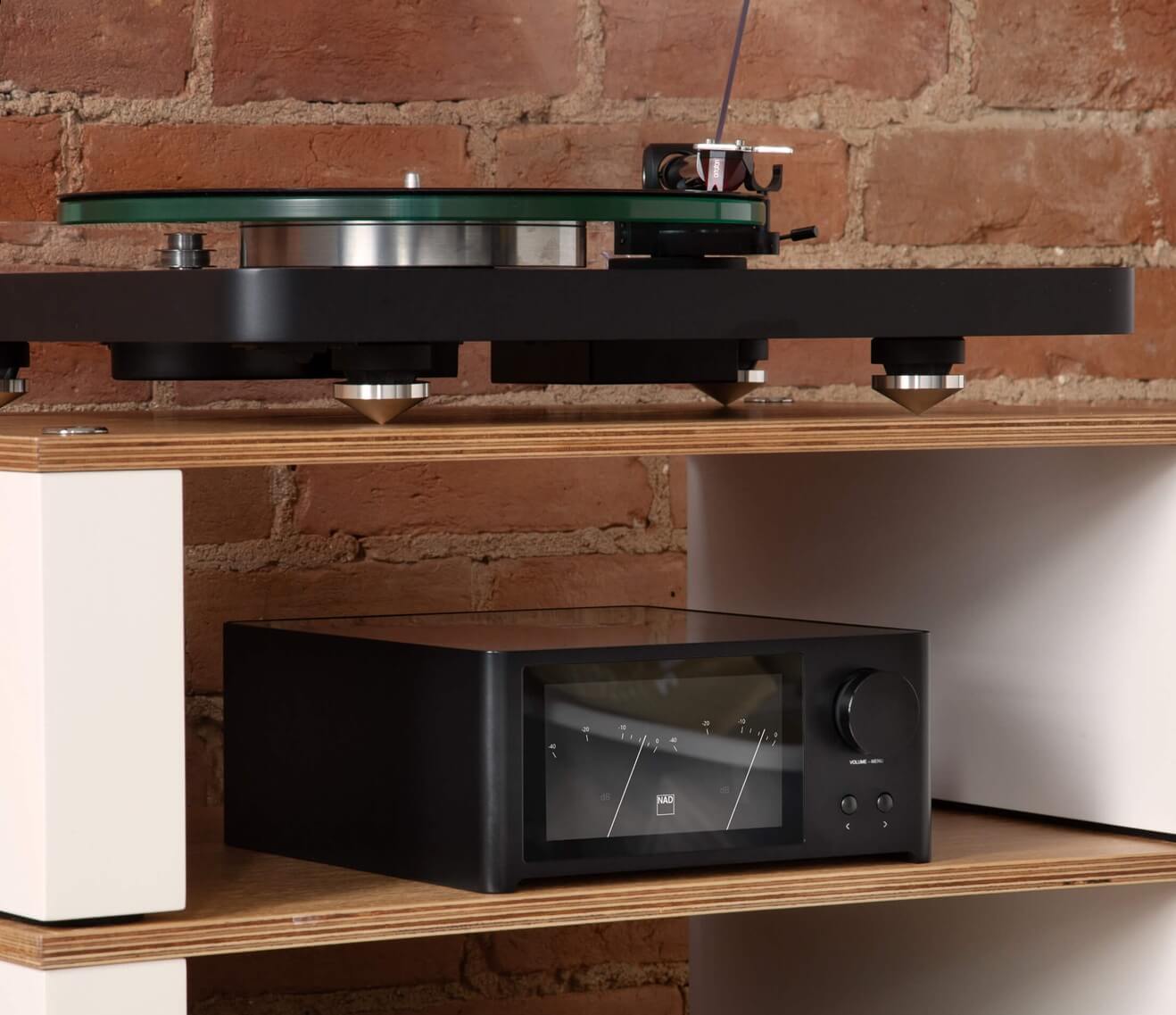 NAD C 700 V2 strem.zesilovač HiFiSafir 14